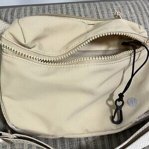 Lululemon Everywhere Belt Bag 1L New